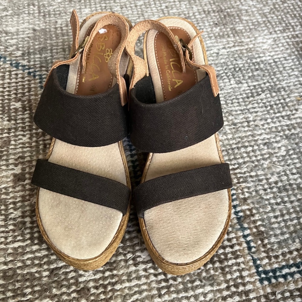 Sbicca California Womens 9M Brown Fabric Wedge Platform Slingback Sandals